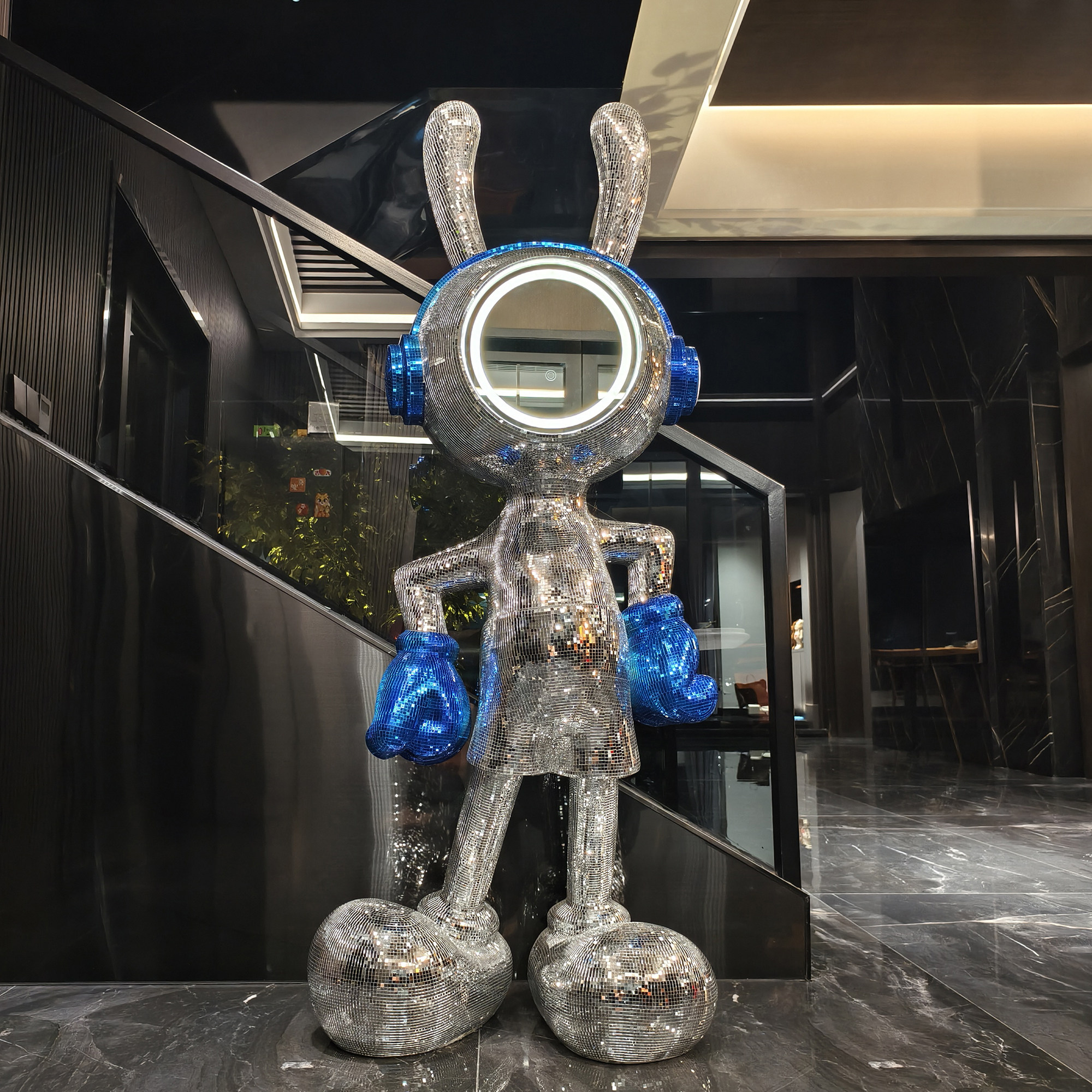 Space Rabbit Mickey Floor Stan - Lighting Decor Company 评论和价格